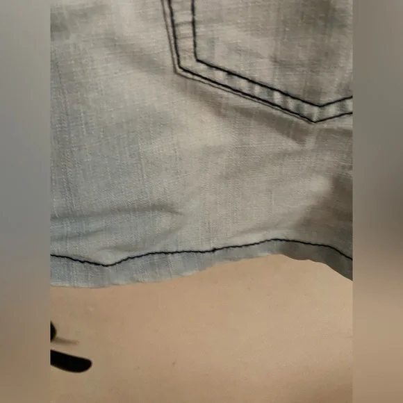 Chic Denim Button-Up Romper Noble - Picture 8 of 9